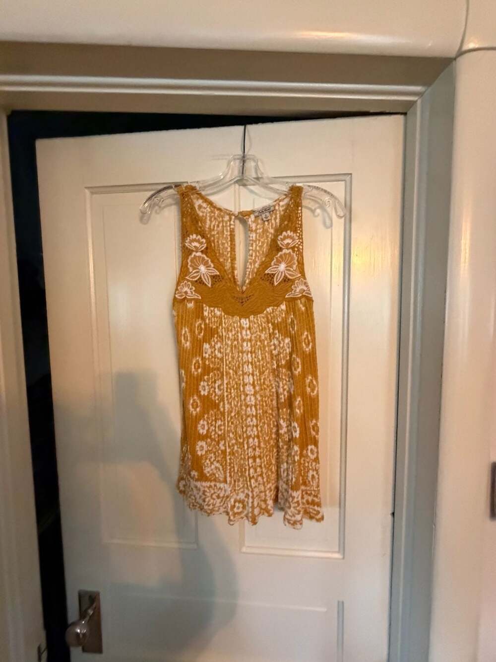 Lucky Brand Yellow And White Printed Sleeveless Tank Top With Embroidered Detail